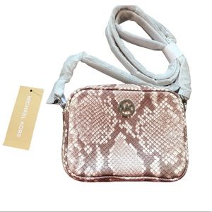💕NWT Michael Kors Crossbody!